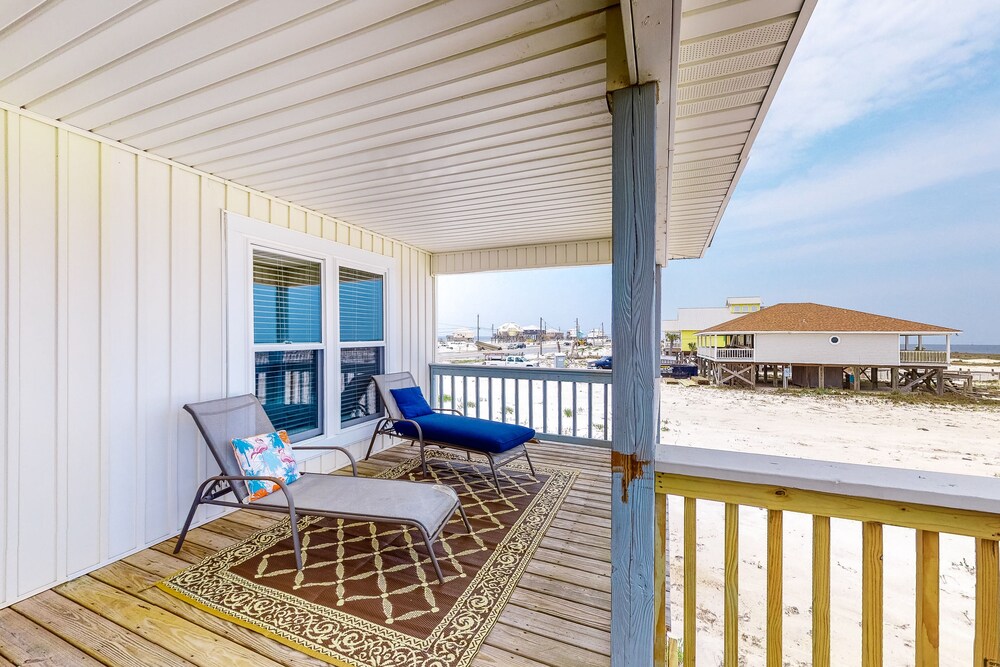 Waterfront beach house on the sound w/ breathtaking sunset views & gulf access