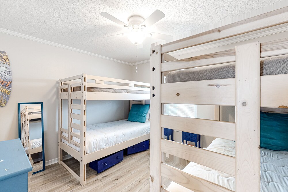 Waterfront beach house on the sound w/ breathtaking sunset views & gulf access