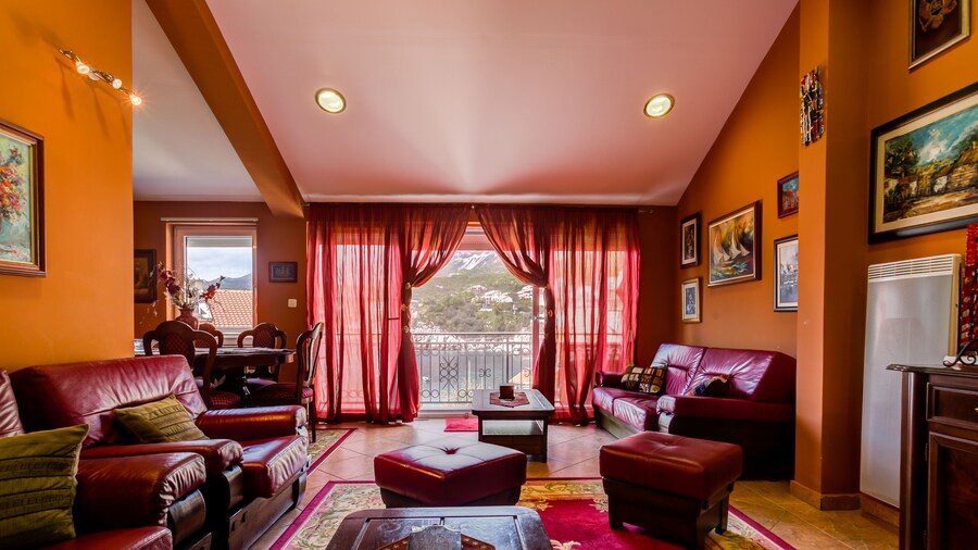 Varja Apartments