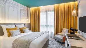 Minibar, coffre-forts dans les chambres, bureau