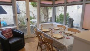 Fridge, microwave, oven, hob