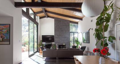Devista Drive by Onefinestay