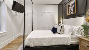 2 bedrooms, iron/ironing board, Internet, bed sheets