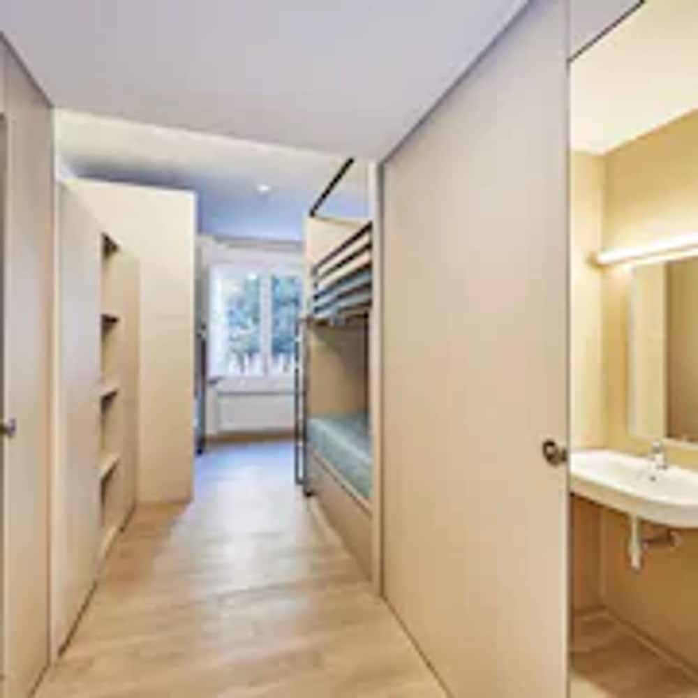 Photo - Alberg Abat Oliba