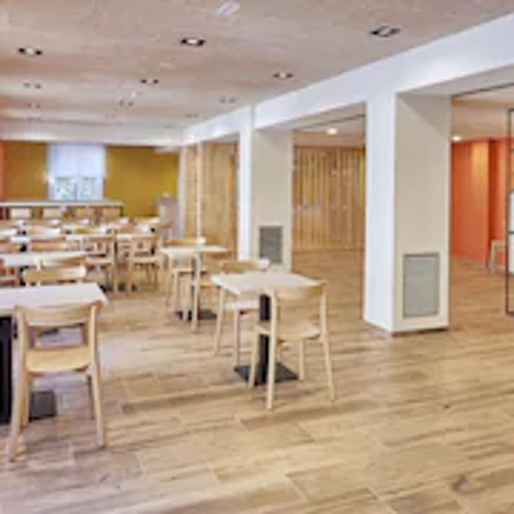 Photo - Alberg Abat Oliba