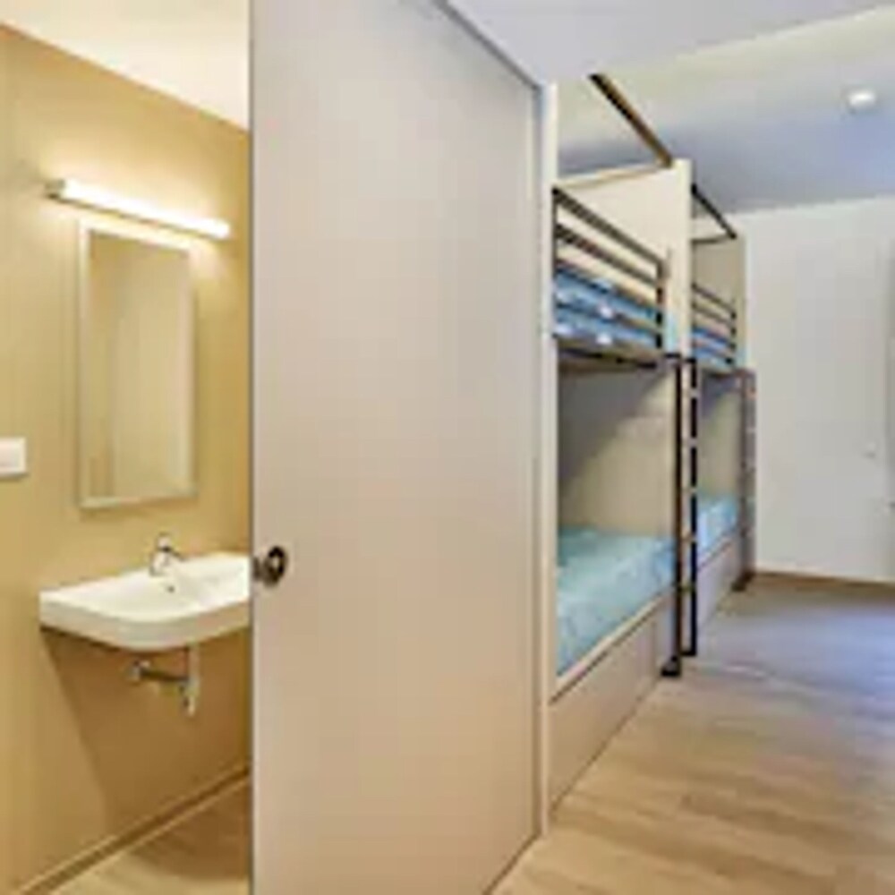 Photo - Alberg Abat Oliba