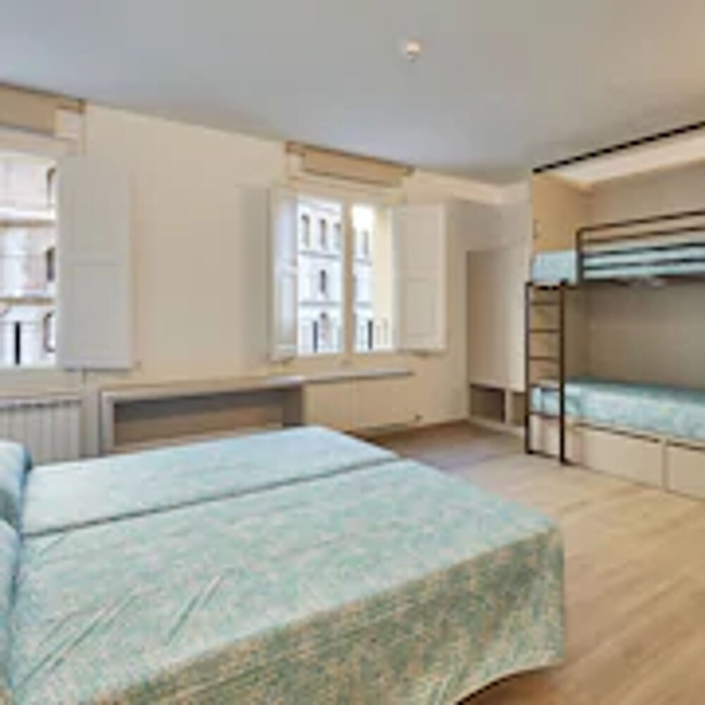 Photo - Alberg Abat Oliba