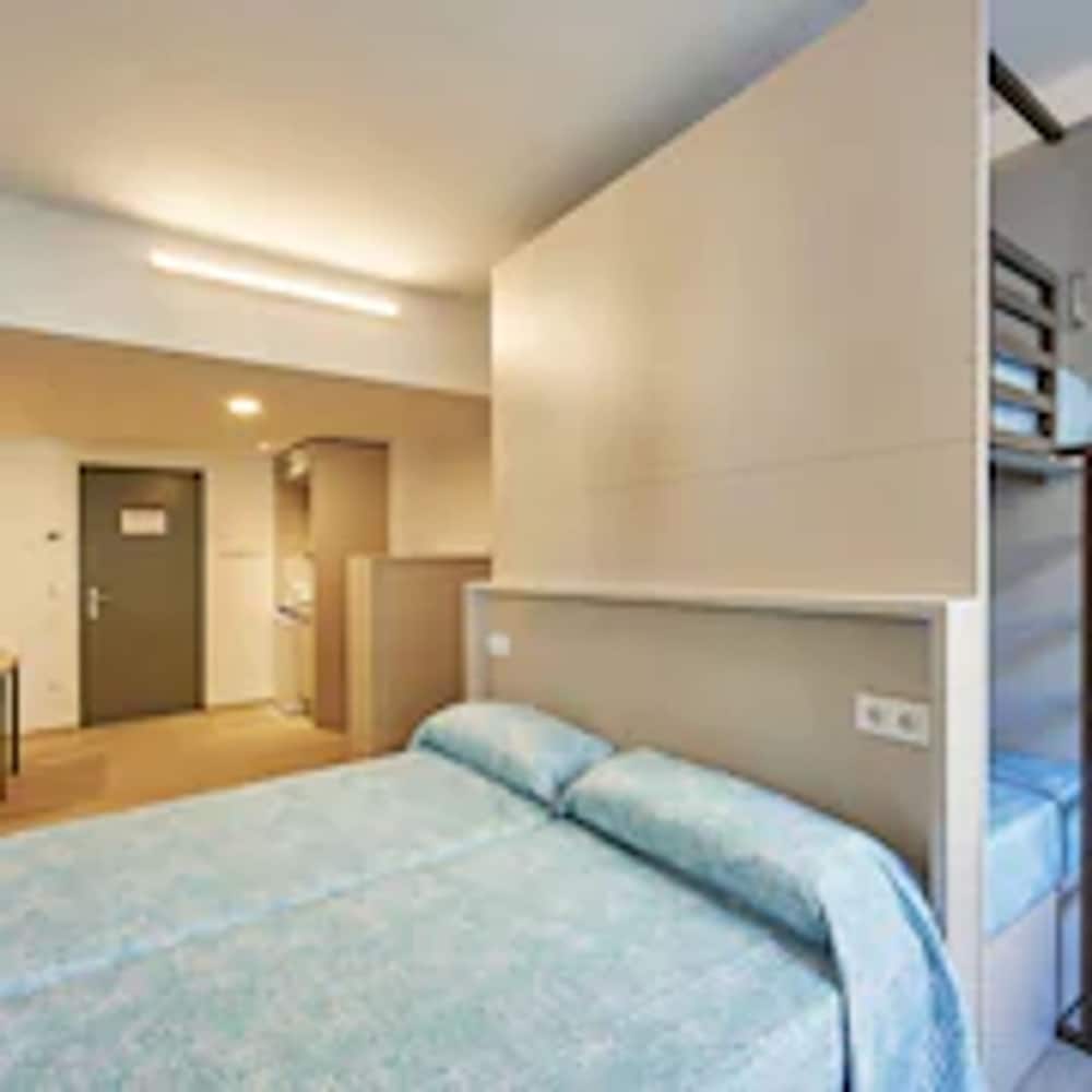 Photo - Alberg Abat Oliba