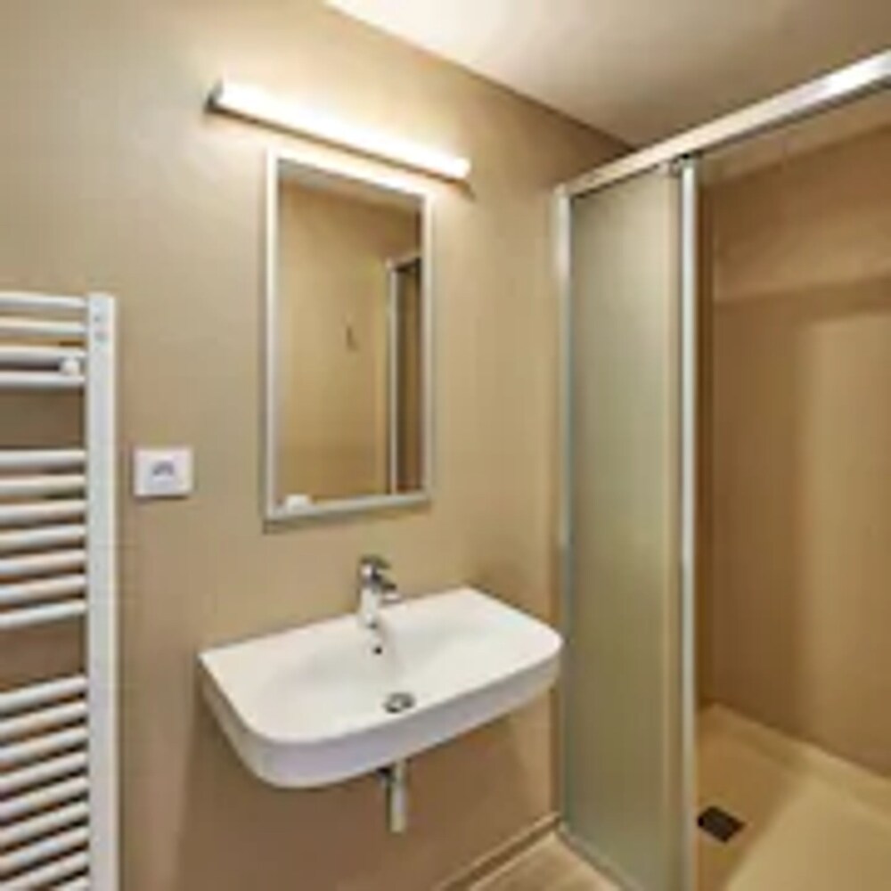 Photo - Alberg Abat Oliba