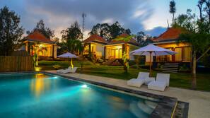 Kolam renang outdoor