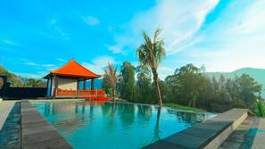 Kolam renang outdoor