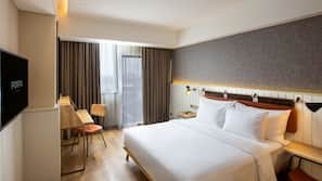 Minibar, in-room safe, desk, iron/ironing board