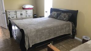 2 bedrooms, iron/ironing board, WiFi