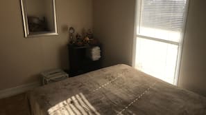 2 bedrooms, iron/ironing board, WiFi