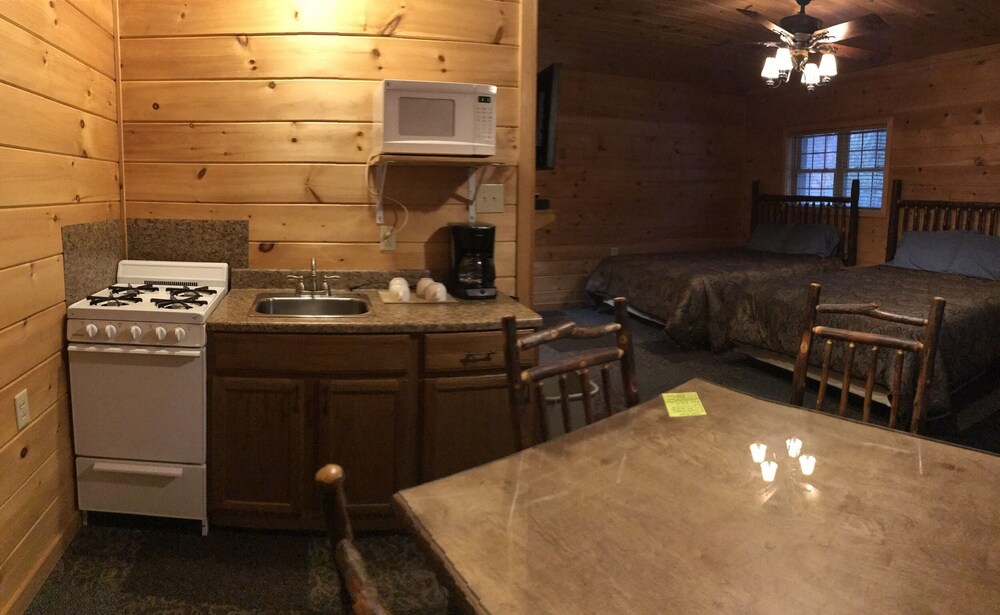 Matteson’s Rental Cabins, Woodgate Room Prices & Reviews Travelocity