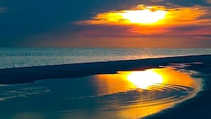 Beach nearby, sun-loungers, beach towels