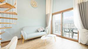 5 bedrooms, individually decorated, individually furnished