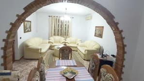 2 bedrooms, free WiFi