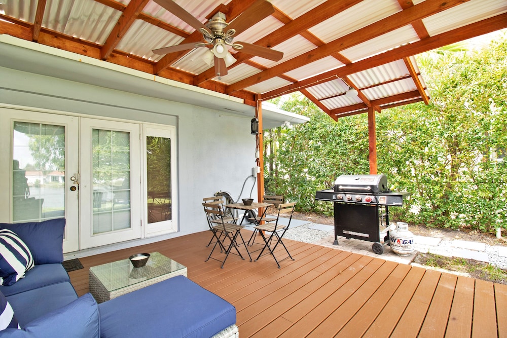 ★Lake View B★King Bed| Parking|WIFI|8 Mins 2 Beach