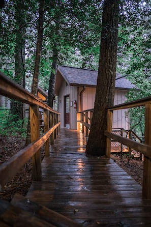 Family Cabin, Kitchen | Individually decorated, individually furnished, laptop workspace