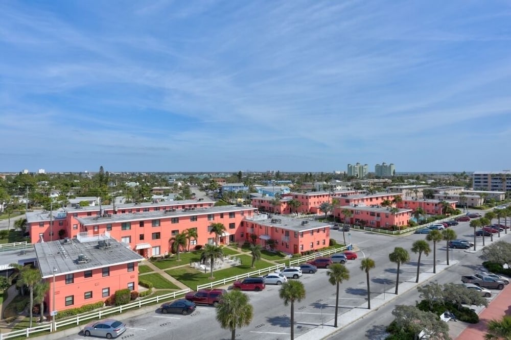 Gulf Winds 105 Studio