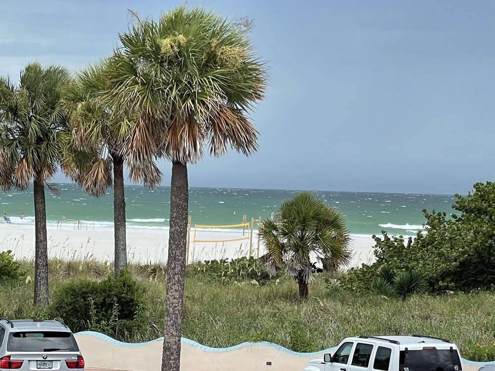 Gulf Winds 105 Studio