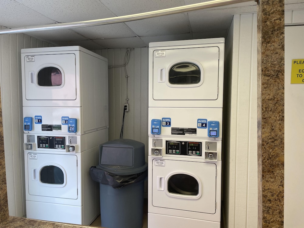 Gulf Winds 105 Studio