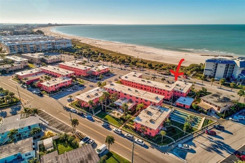 Gulf Winds 105 Studio