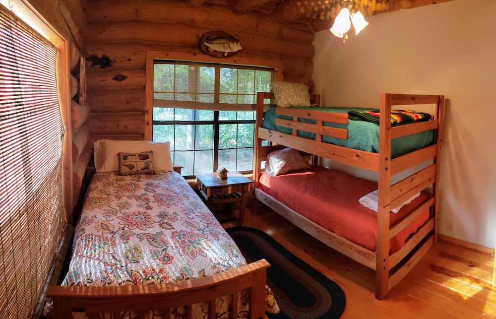 Peaceful Cabin in the Woods Hulbert FeWodirekt