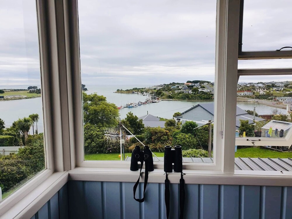 ★Riverton Views has Spectacular Views!★Beach/Township 2 mins★Wifi