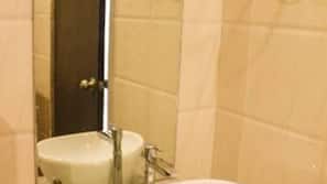 Shower, free toiletries