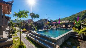 Kolam renang outdoor