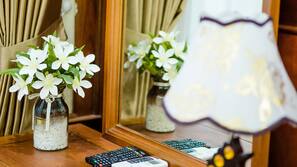 Minibar, desk, free WiFi