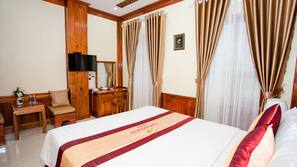 Minibar, desk, free WiFi