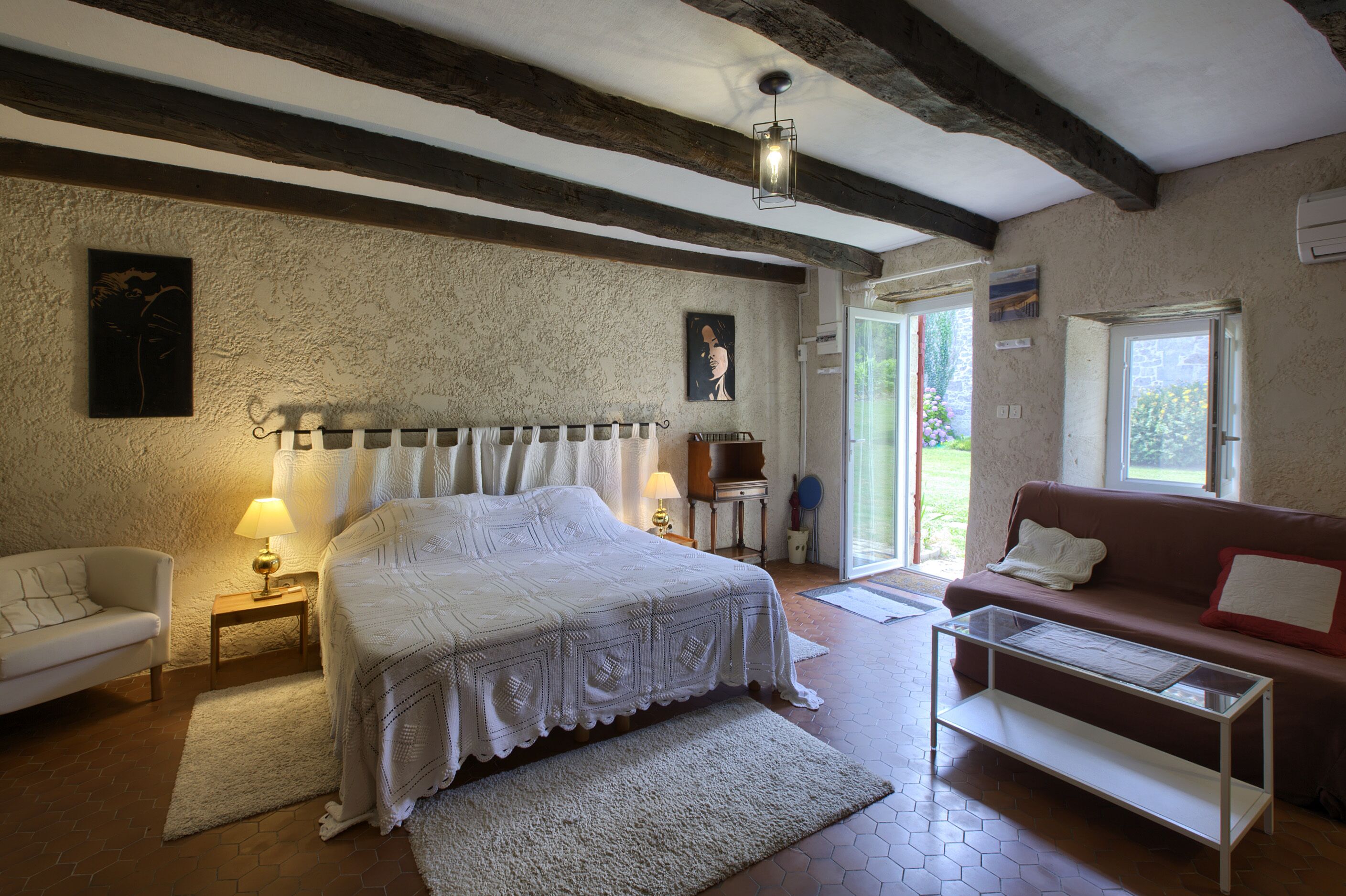 サンテミリオンから13 Kmのブドウ畑にあるキャラクターベッドアンドブレックファースト 口コミ 部屋写真 料金 お得情報 エクスペディア