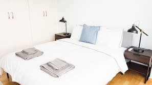 2 bedrooms, iron/ironing board, Internet, bed sheets
