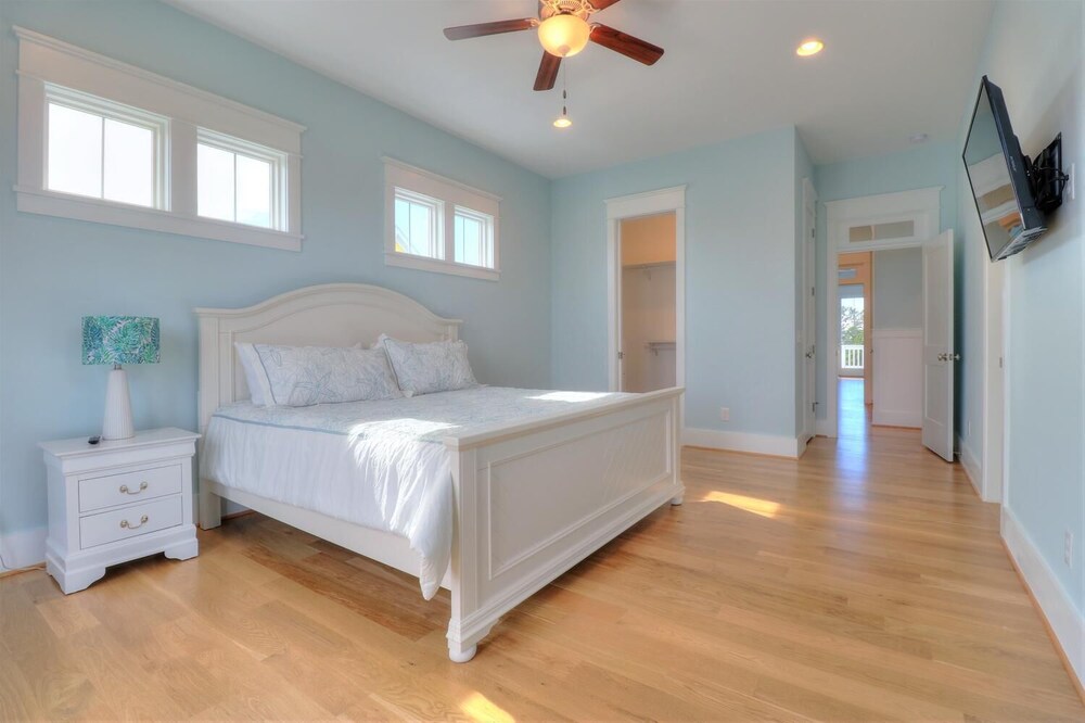 SEASIDE PALACE - STUNNING New Build in Seawatch Community