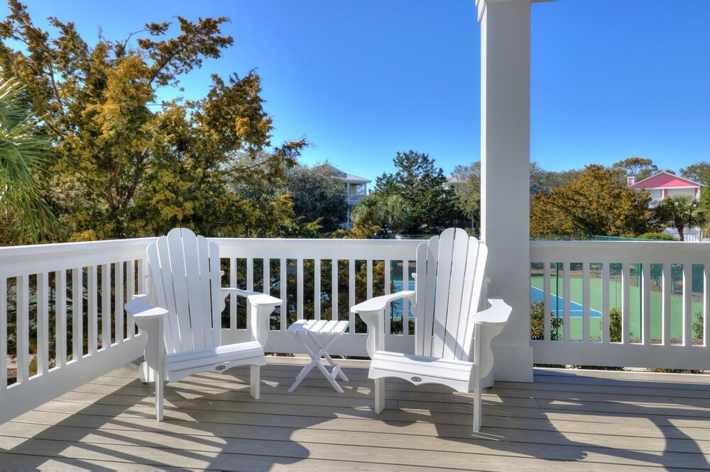 SEASIDE PALACE - STUNNING New Build in Seawatch Community