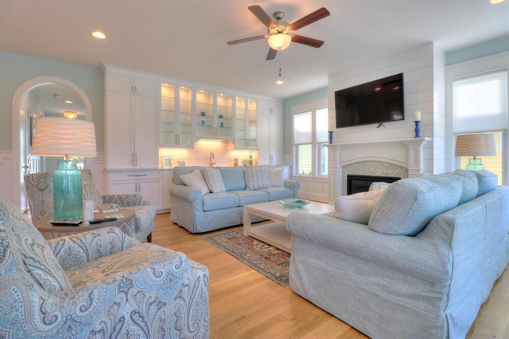 SEASIDE PALACE - STUNNING New Build in Seawatch Community