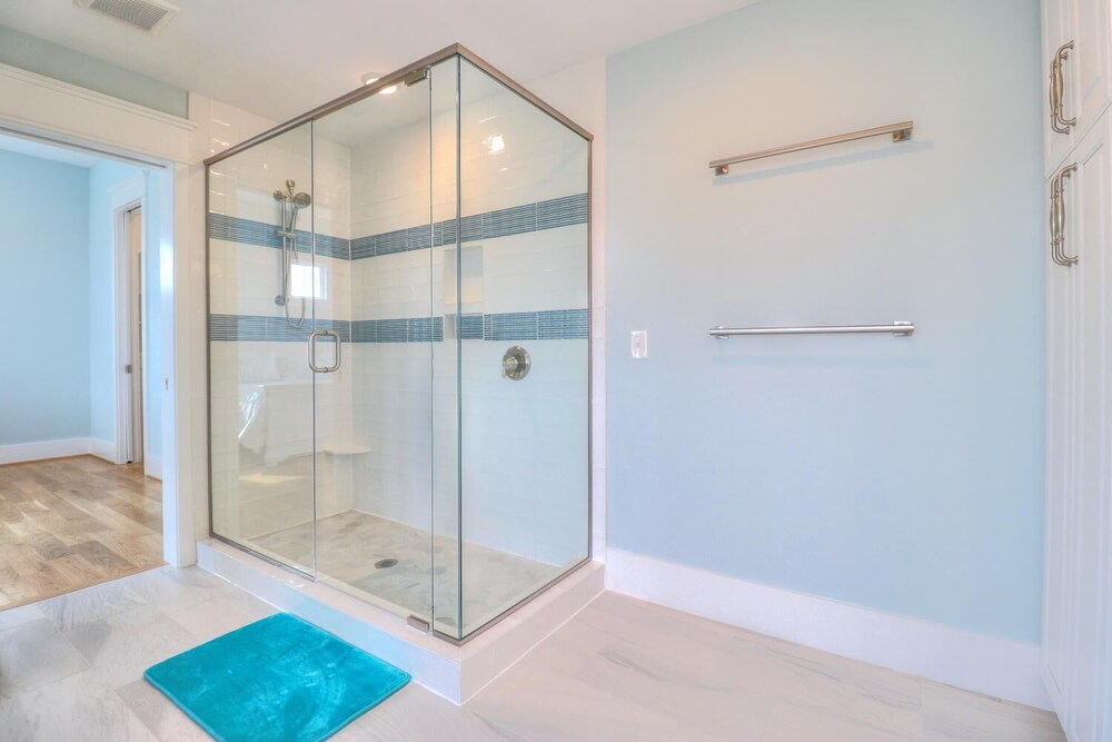 SEASIDE PALACE - STUNNING New Build in Seawatch Community