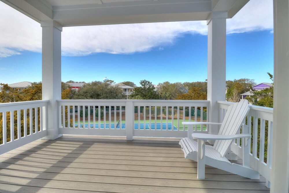 SEASIDE PALACE - STUNNING New Build in Seawatch Community