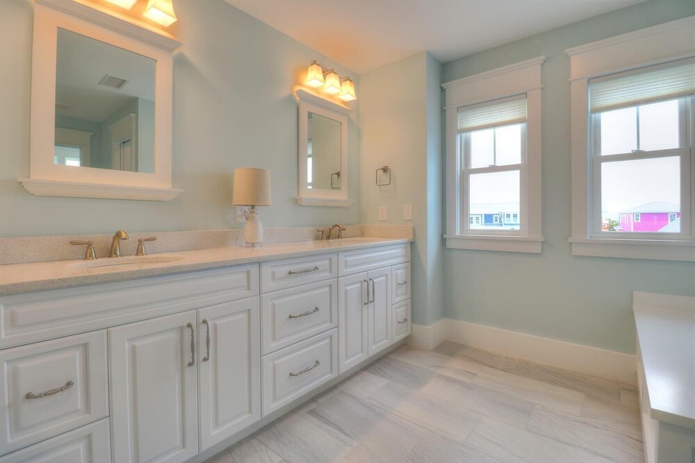 SEASIDE PALACE - STUNNING New Build in Seawatch Community