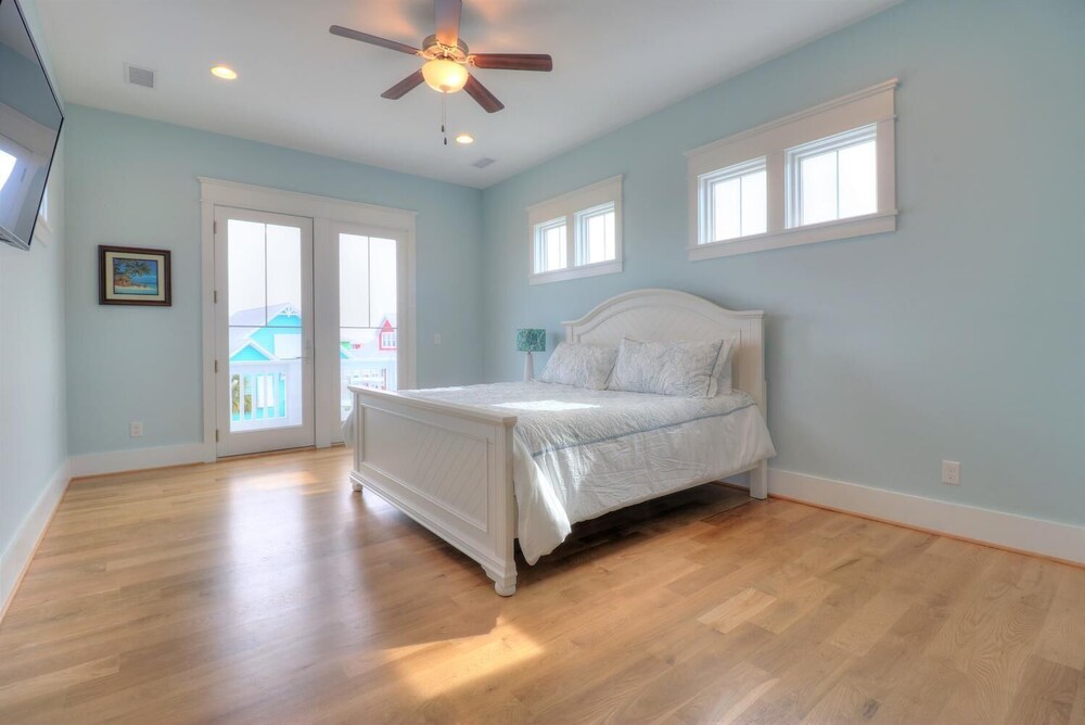 SEASIDE PALACE - STUNNING New Build in Seawatch Community