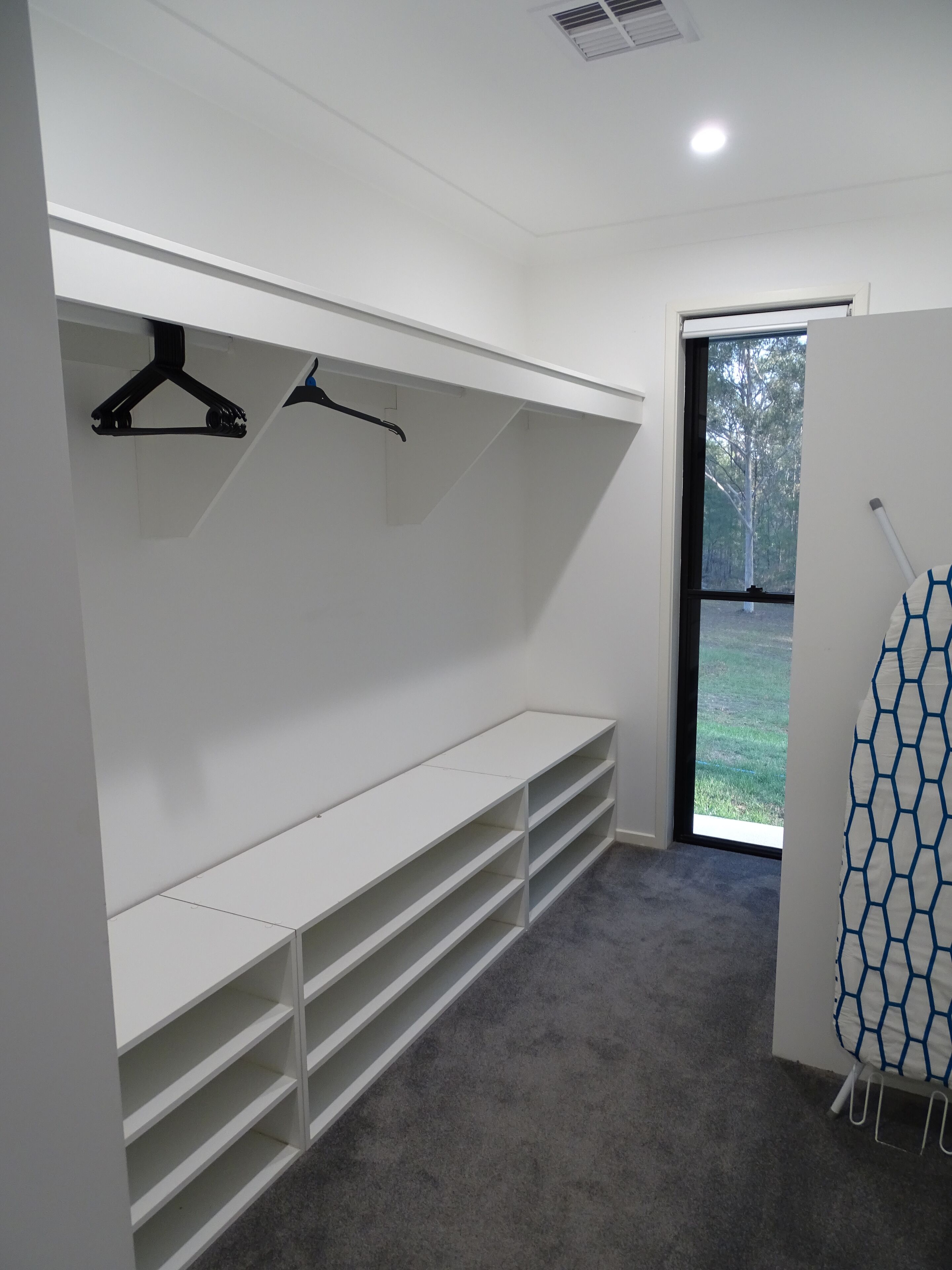 A tranquil bushland retreat with KB, Ducted AC and access to a heated pool.