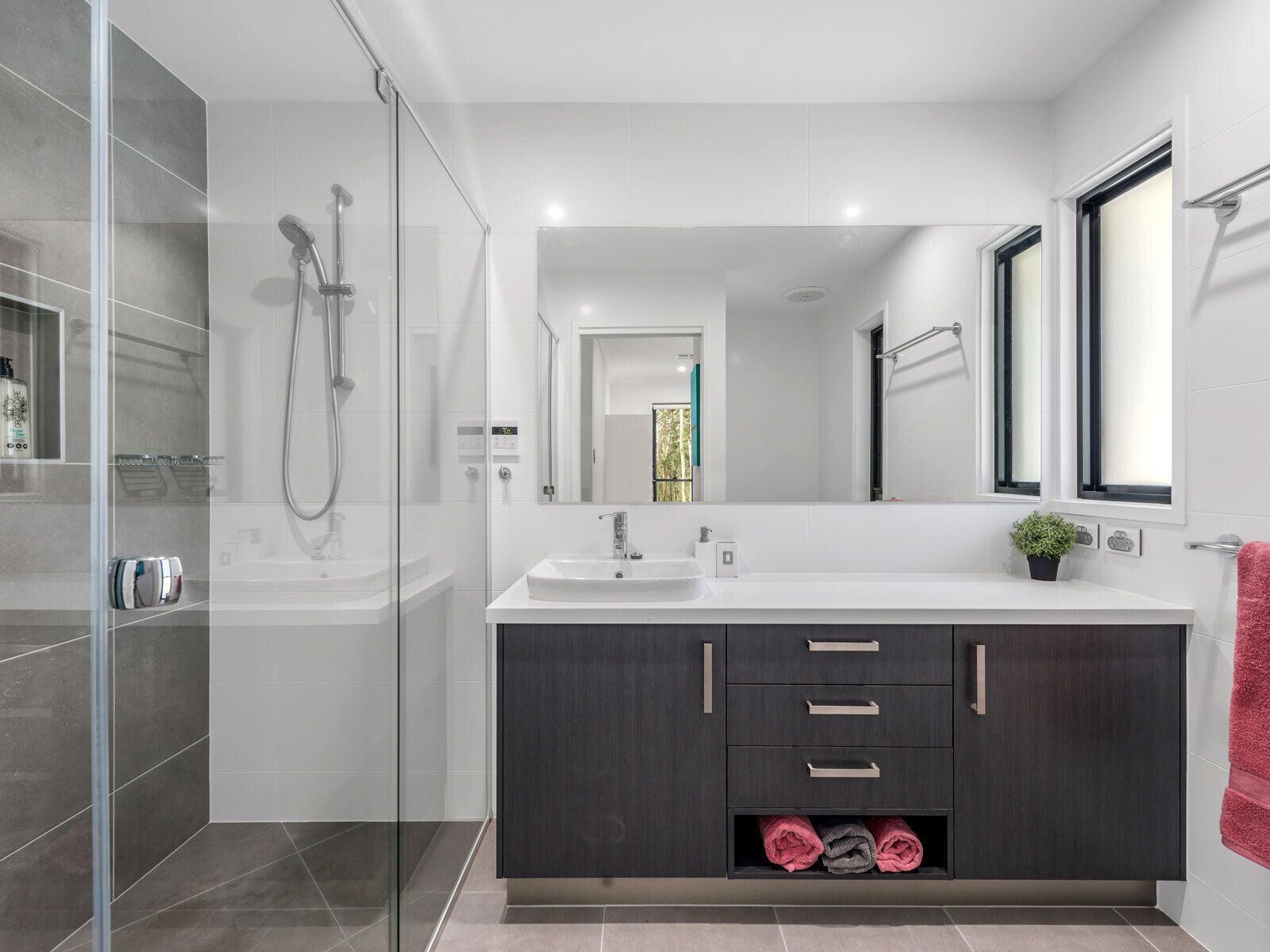 A tranquil bushland retreat with KB, Ducted AC and access to a heated pool.