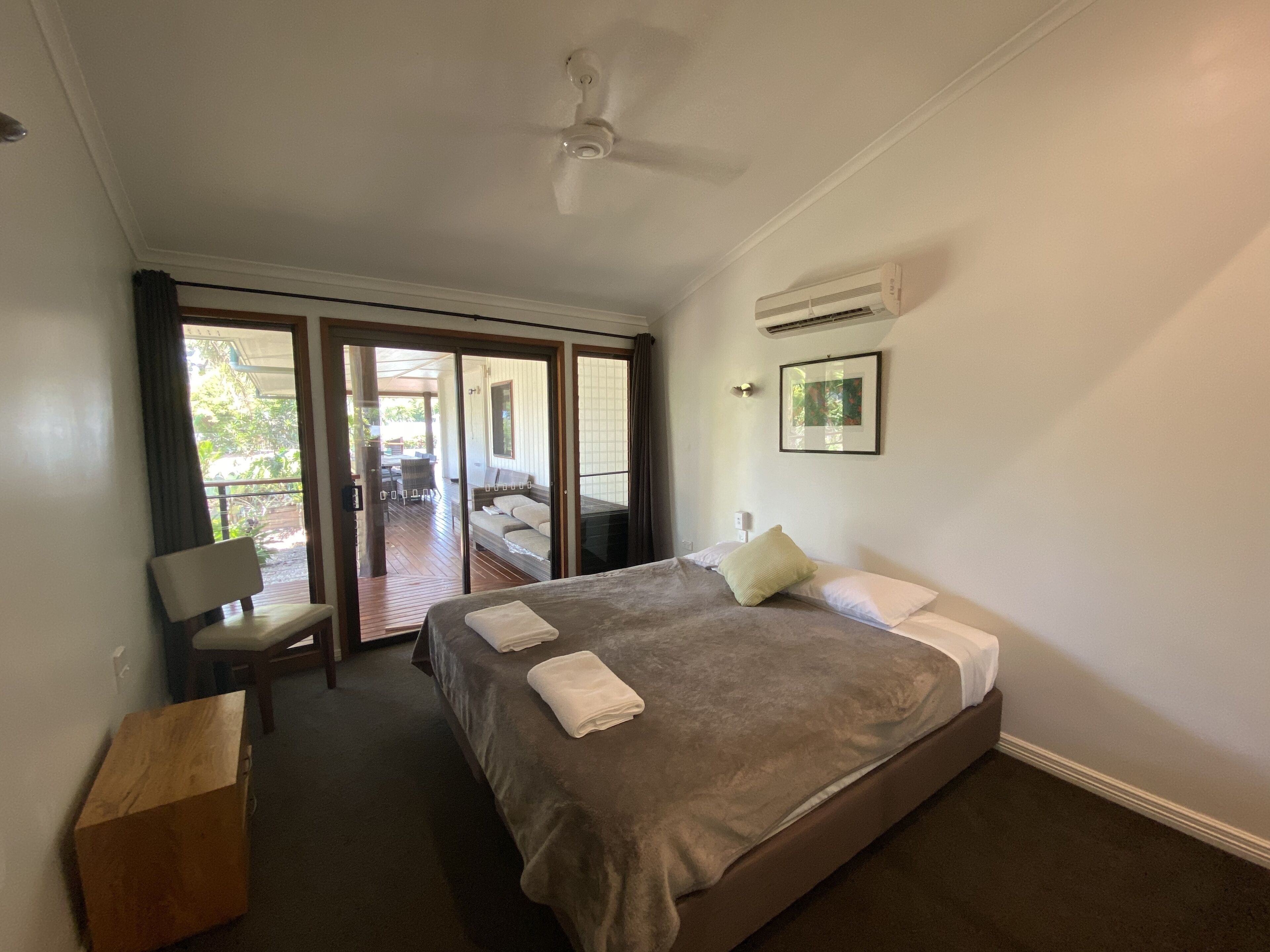 Resort Style Home in a Tropical Garden Close to City