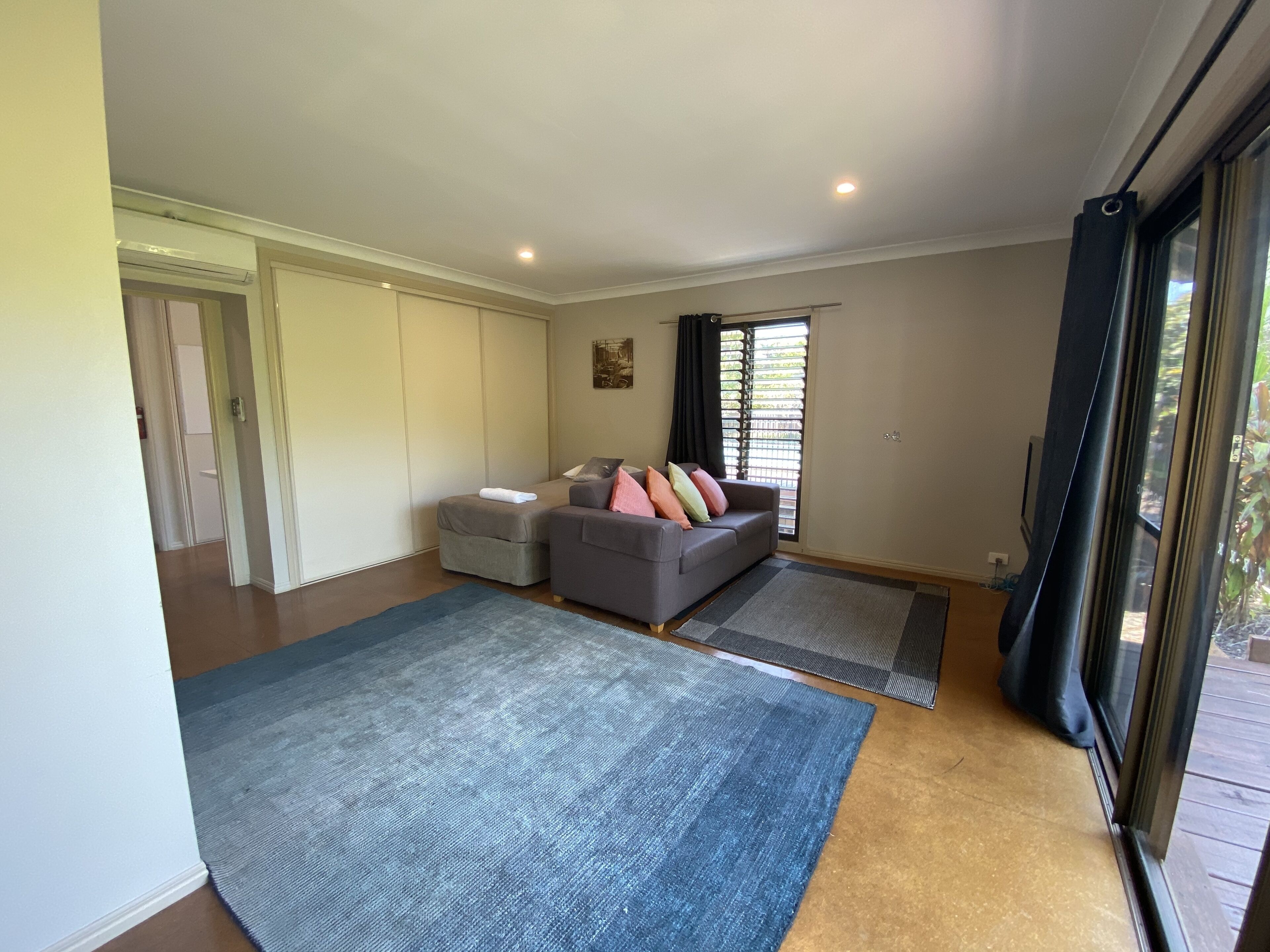 Resort Style Home in a Tropical Garden Close to City