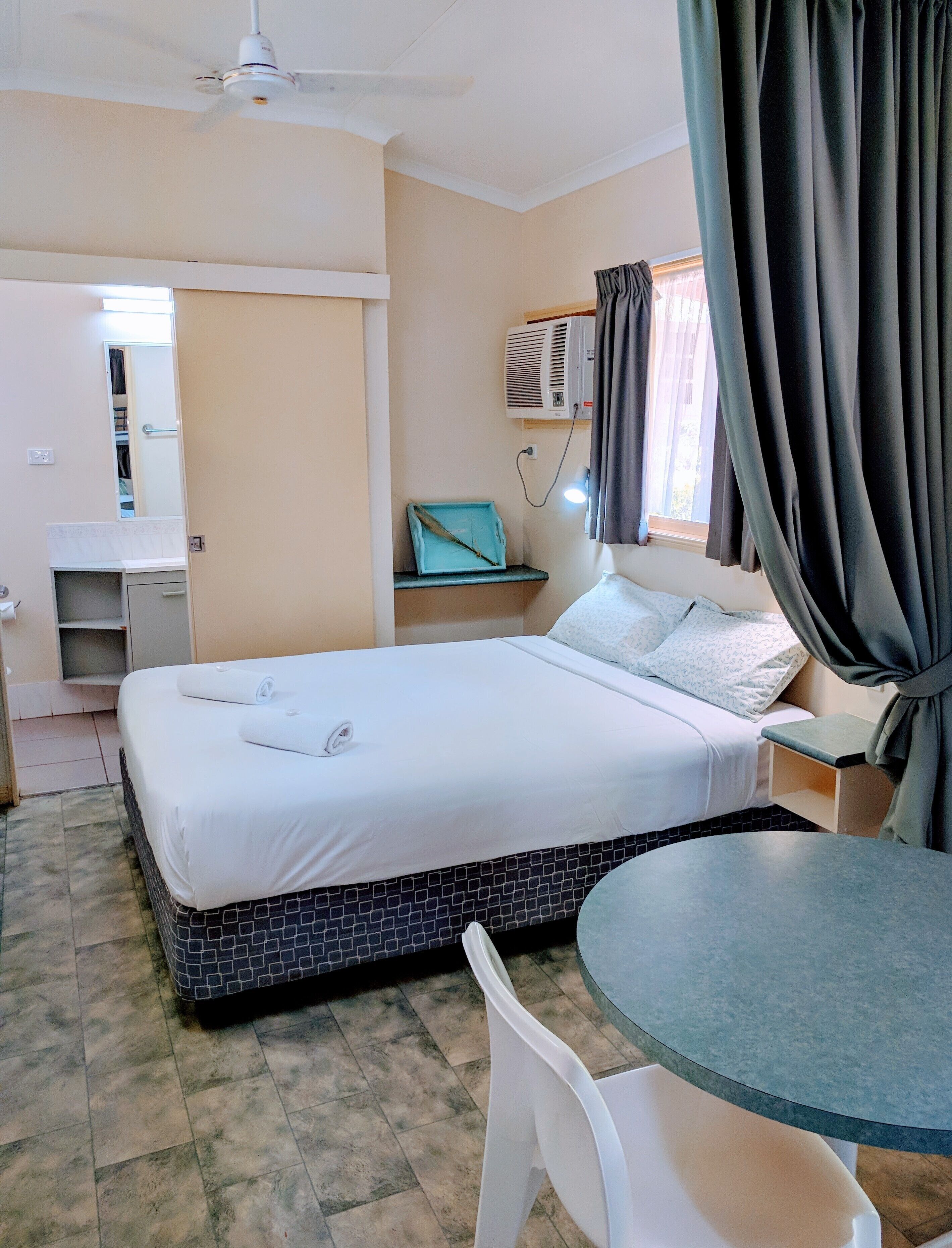 Dalrymple Tourist Van Park