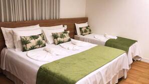 Frigobar, cofres nos quartos, Wi-Fi de cortesia, roupa de cama