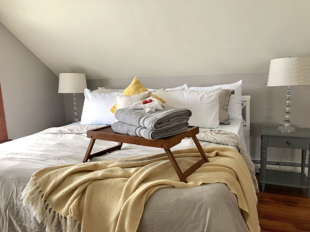 The House On Hills in Southwest Michigan's Wine Country Baroda Vrbo